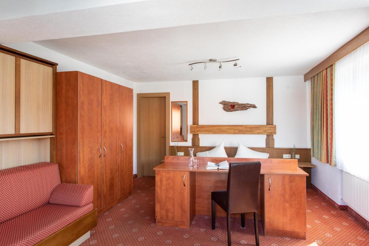 Ferienhotel Bergland Arzl im Pitztal Exteriér fotografie